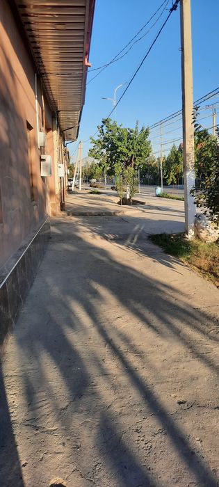 Кармана ески Шахар паспит стол кучаси  Ховли сотилади  32 уй