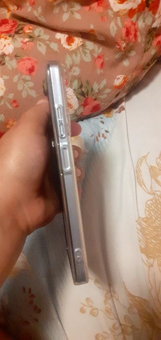 Telefon Infinix Hot 30 i . 12 oy kafolat yangi 4 oy ishlatilgan