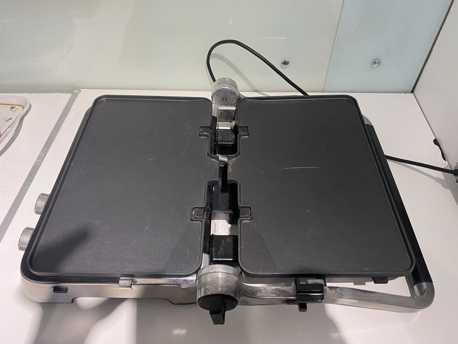 Мультигриль DeLonghi CGH1030D