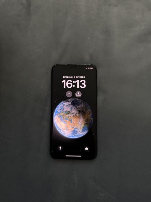 Продам iphone X.