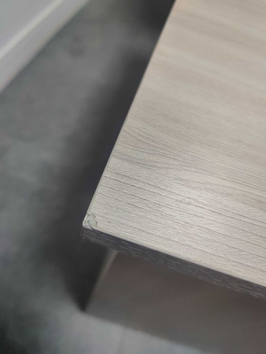 Стол офисный с ящиками.