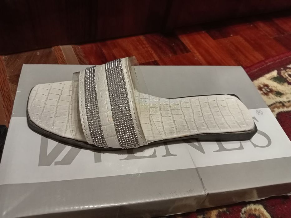 ARZON Sotiladi srochno