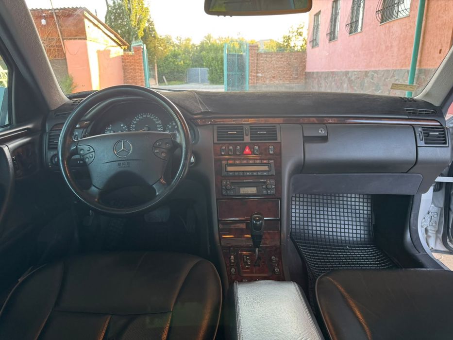 Mercedes benz E280