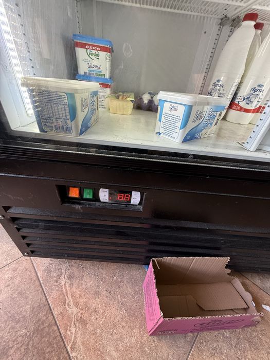 Хладилна двойна витрина