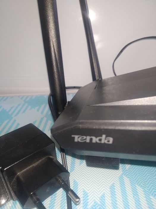 Продаётся роутер TENDA 739F90