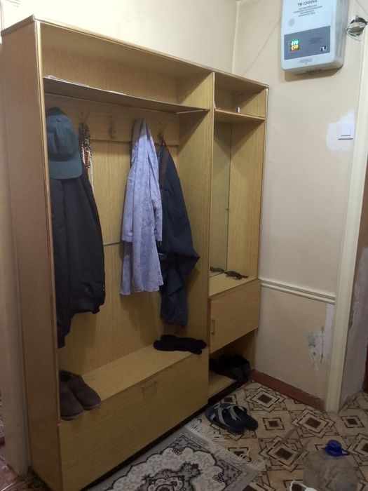 Стенка вешалка для одежды