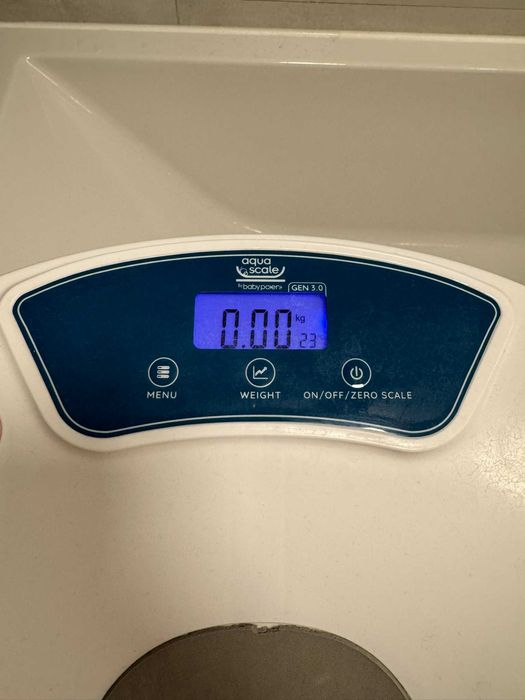 Cădiță electronică (temperatură, cântar) pentru baie bebeluși Aqua Scale Gen 3.0 cu suport