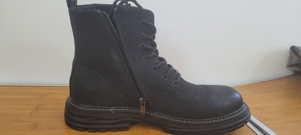 Ghete de piele,cu fermoar