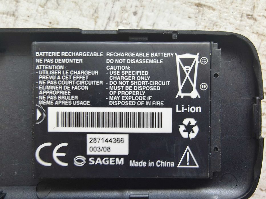 Telefon mobil GSM Vodafone 226 Sagem. Fără încărcător