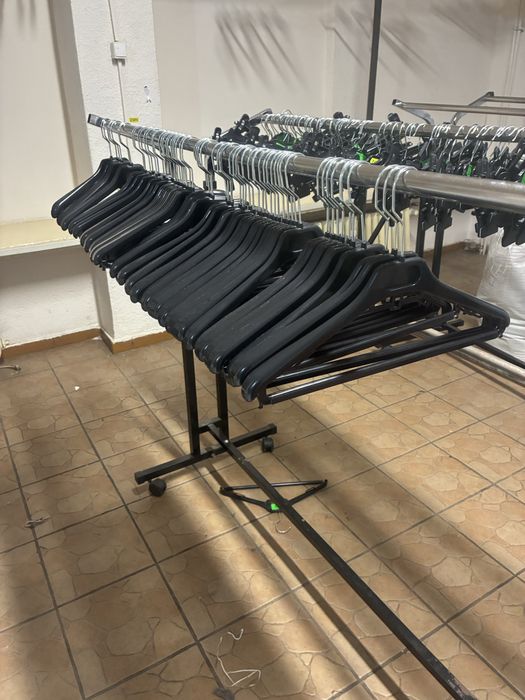 Umerase cu clips pentru fuste si umerase pentru bluze