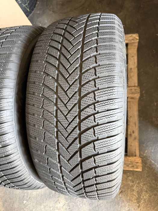 2 anvelope iarna 255/55/19 , Bridgestone , DOT 5123 , 6 mm