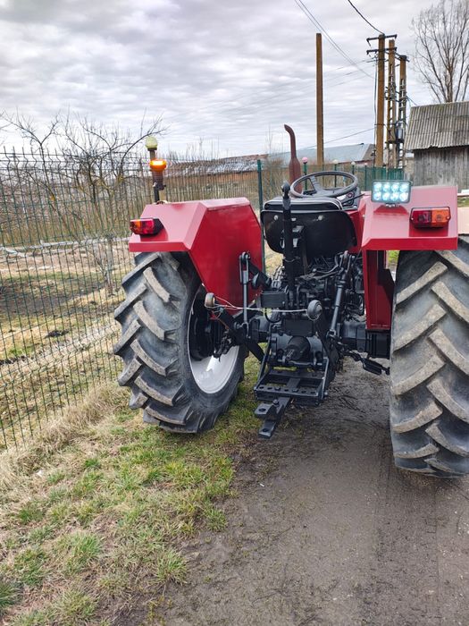 Tractor Universal UTB 445