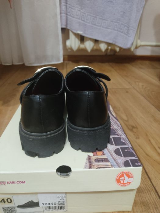 Продам две обуви