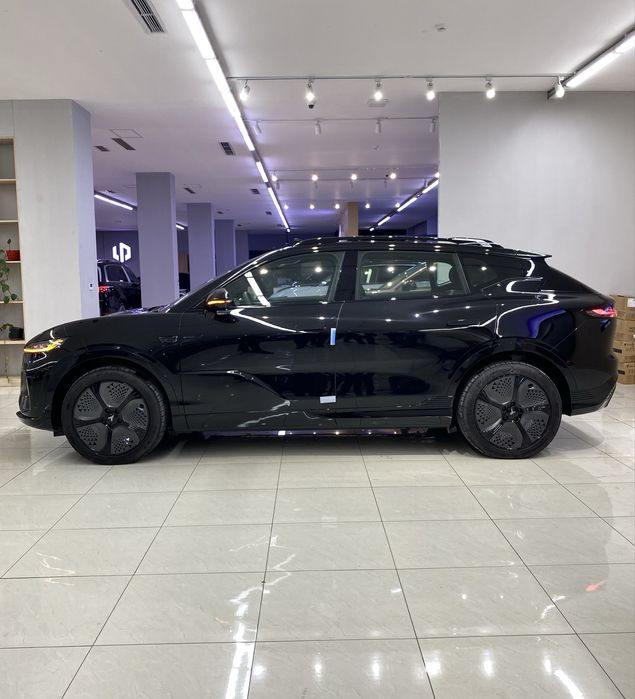 Voyah Courage 570KM Elektr (4 AWD 2 Mator) Full 1 yil garantiya