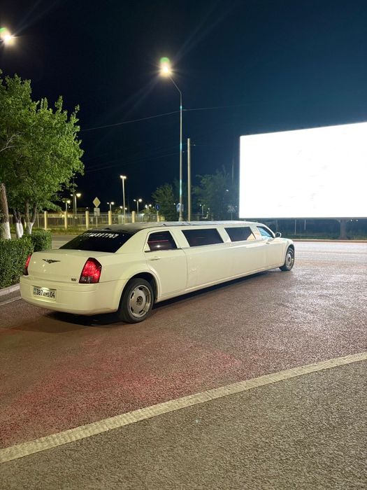 Аренда лимузин Chrysler 300G