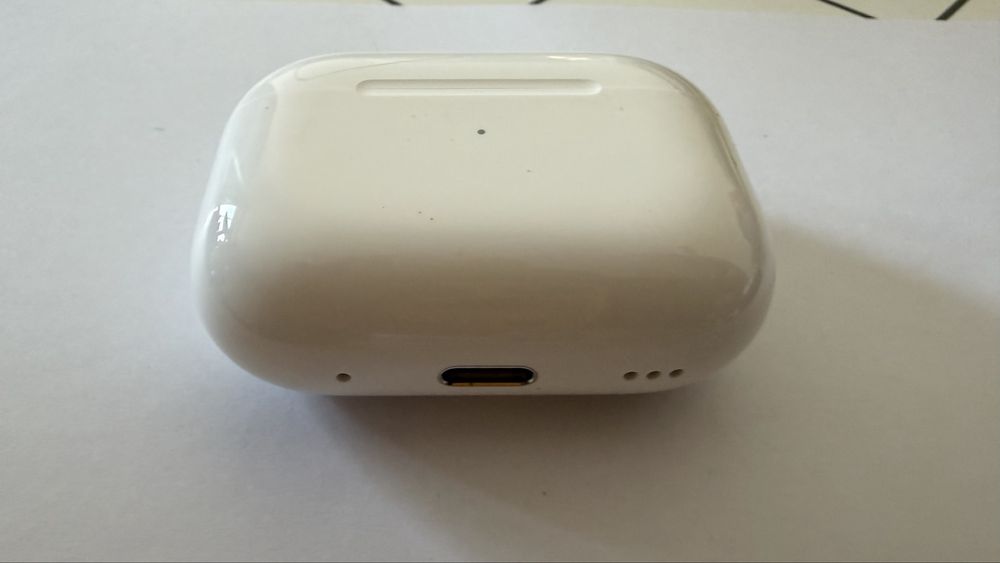 Apple AirPods Pro 2 USB-C, stare foarte bună, factură Altex