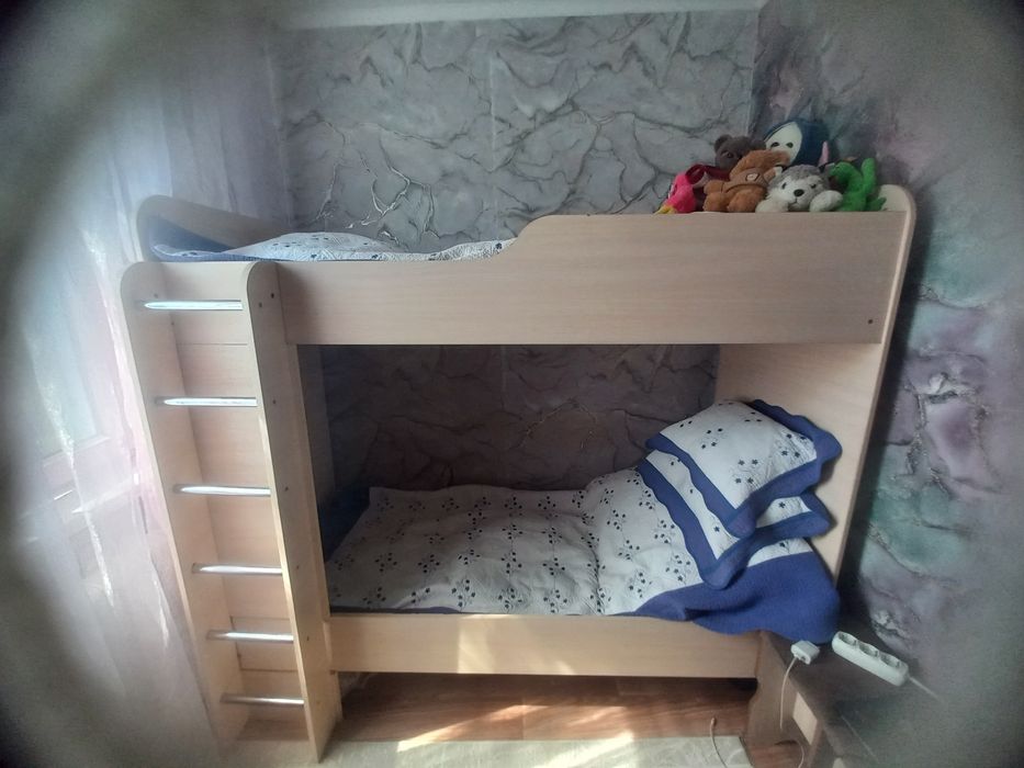 Продам двух ярусную кровать