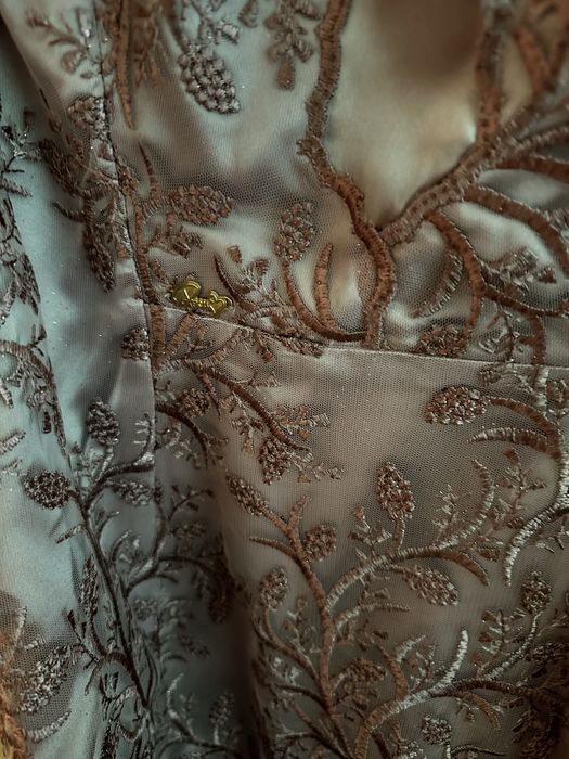 Рокля цвят пепел от рози