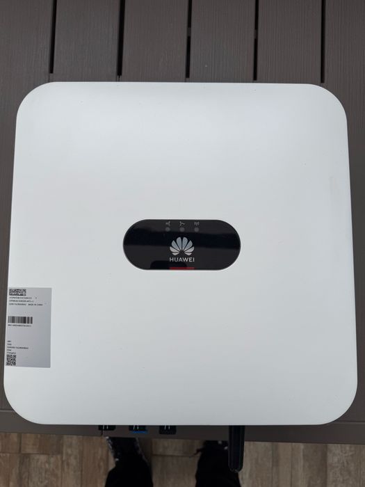 Inverter hibrid Huawei monofazat 4 kw