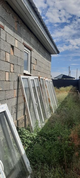 Продам б/у пластиковые окна