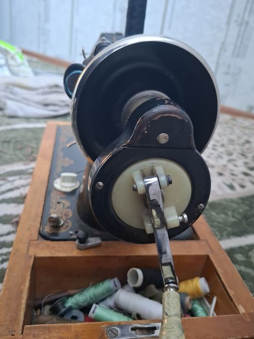 Швейная машина .