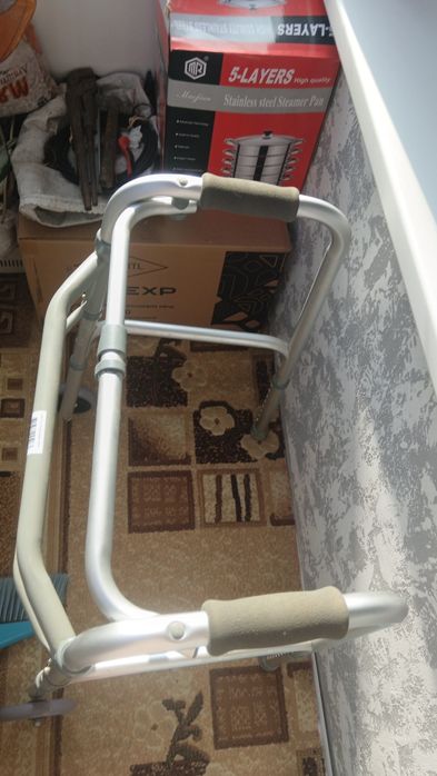 Продам ходунки для взрослых