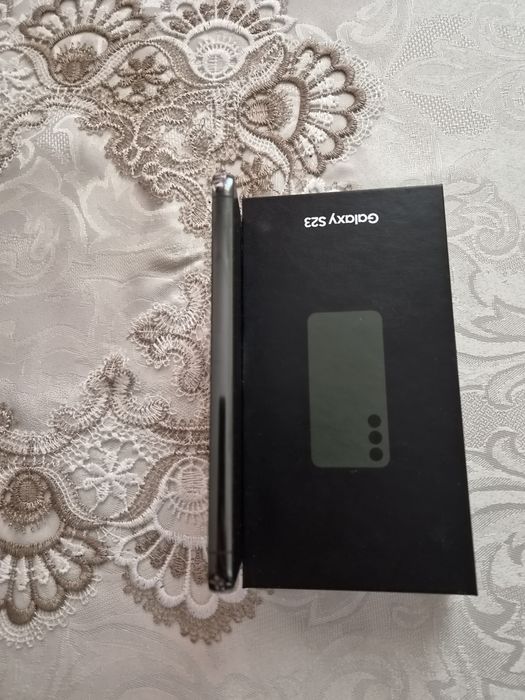 Samsung S23 256gb.