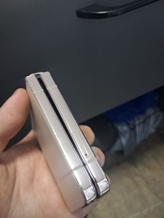 Galaxy Z Flip 4 dual vietnam