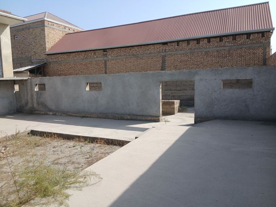 Qo'qon, Aeroport yo'lida, 6 sotixli xovli, yo'lni bo'yida