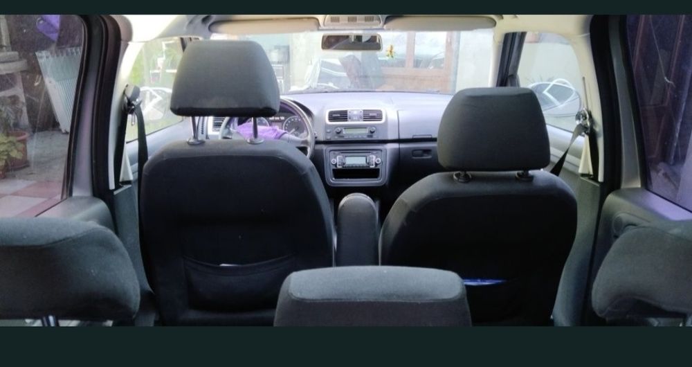 Vând Skoda Roomster