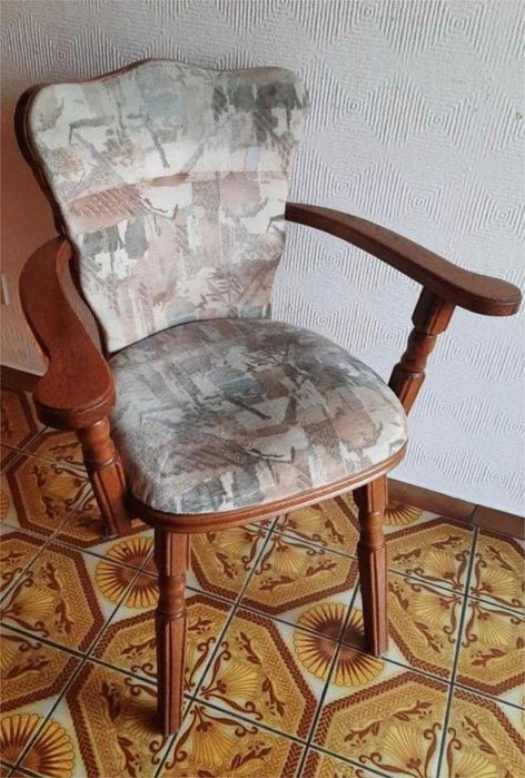 Coltar bucatarie cu masa si 3 scaune lemn masiv!