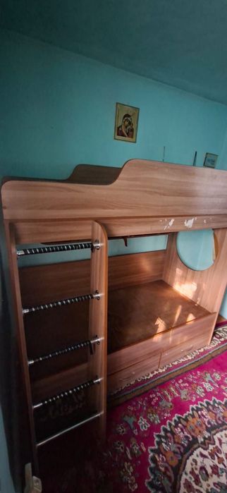 Кровать двухъярусная