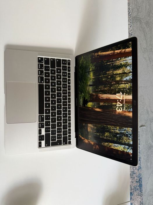 MacBook Air impecabil