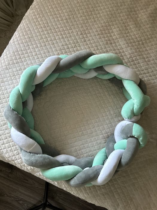 Бортик косичка на кроватку