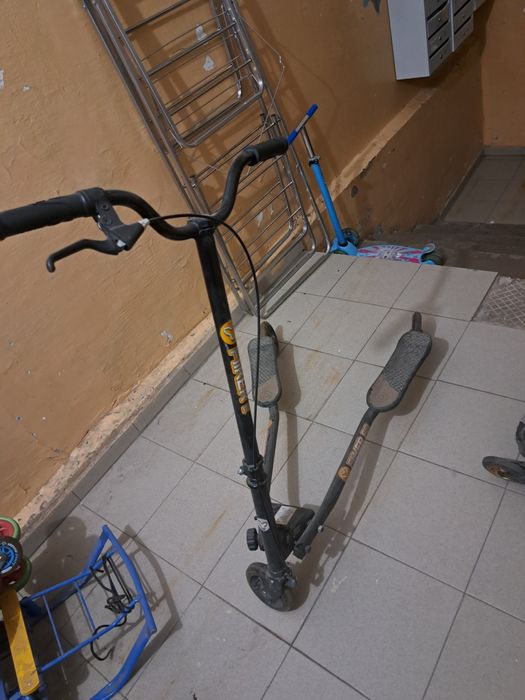 Продам инерционный самокат