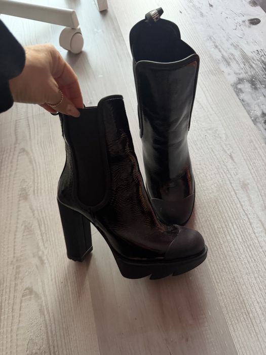 Ghete  dama Moschino