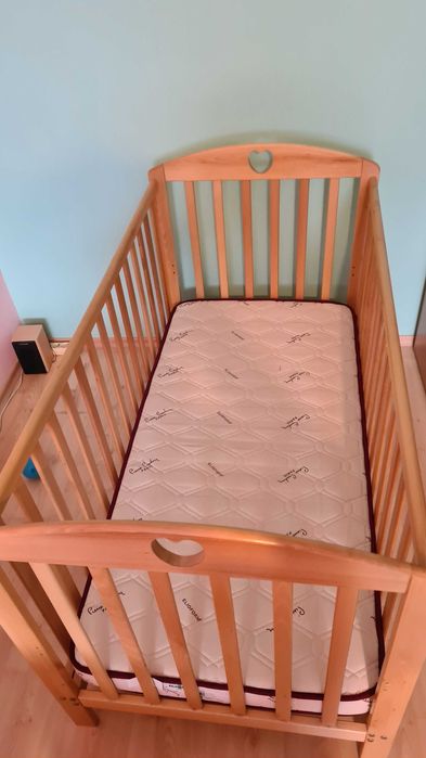 бебешко/детско креватче от масивно дърво - Lola kinderbett 70/140 + двулицев матрак magniflex Pierre Cardin