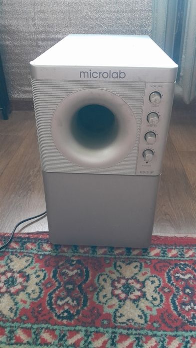 Продам сабвуфер на microlab модель x3/5.1 без колонок