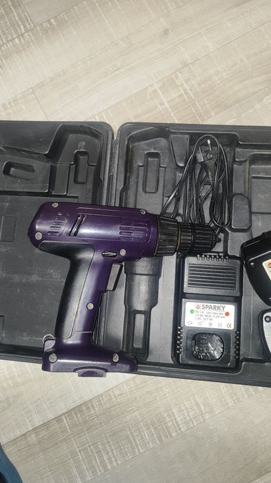Работещ винтоверт Sparky - пълен комплект, работещи батерии.