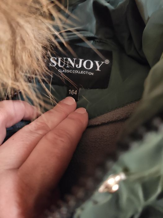 Продам зимний пуховик на девочку