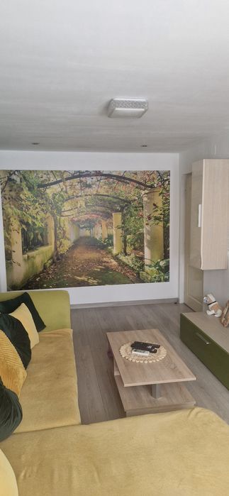 Apartament cu 3 camere de închiriat