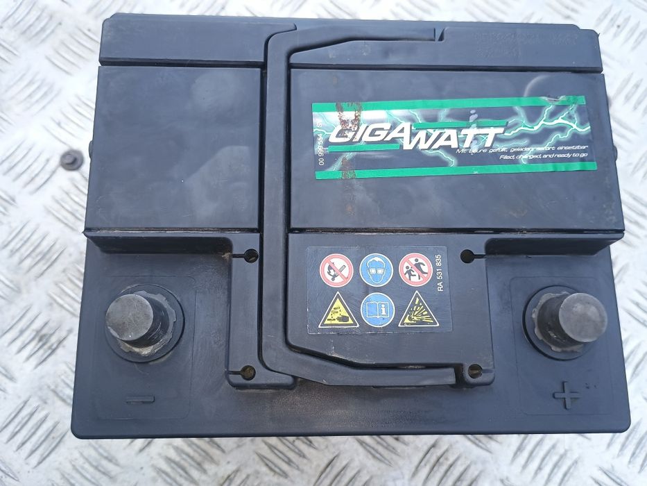 Продава акумулатор 12V 45Ah 400A