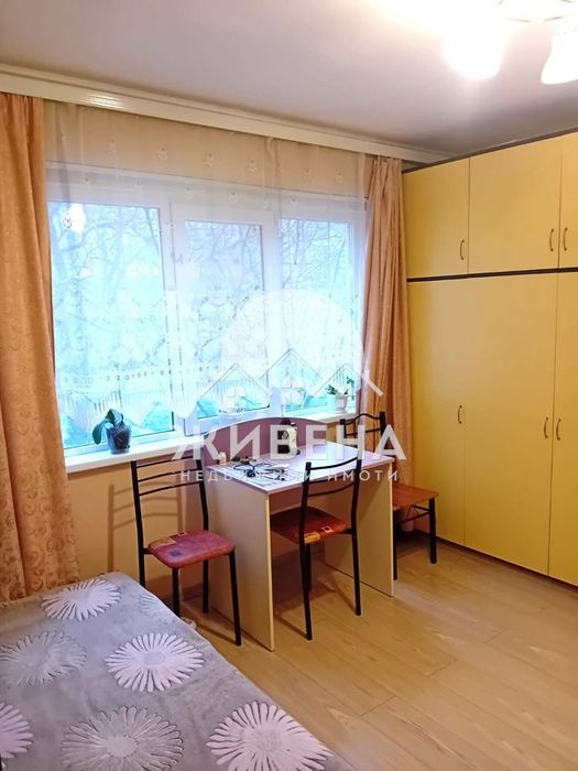 Продава панелен 2-стаен апартамент, Трошево (хол, спалня, кухня)