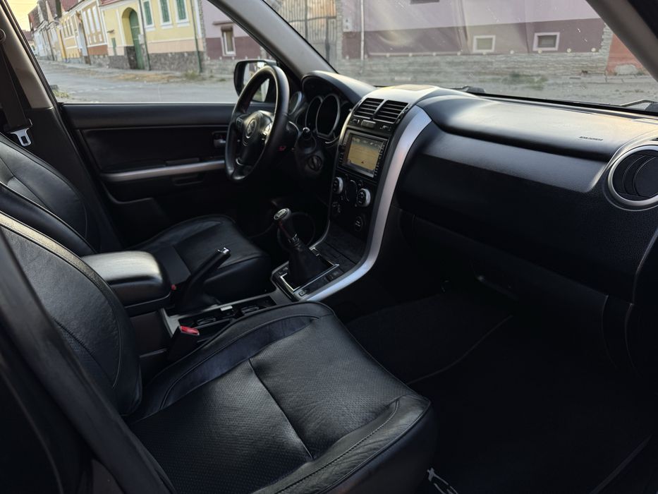 Suzuki Grand Vitara 2011 EURO 5 motor 1,9 diesel 129 cp. 4x4 la buton