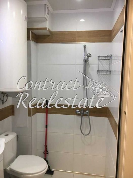 Едностаен Обзаведен Червен площад !