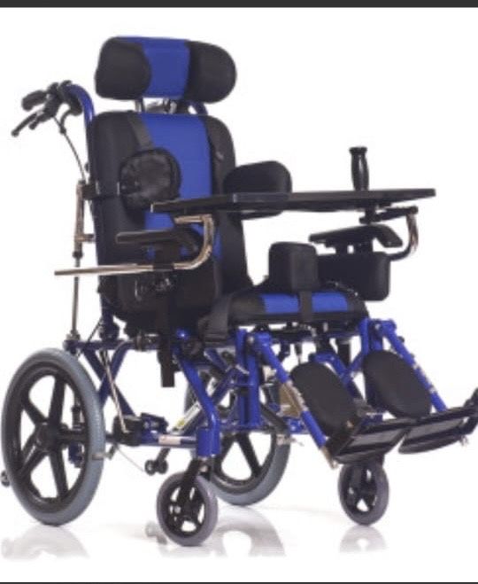 Продам детскую инвалидную коляску