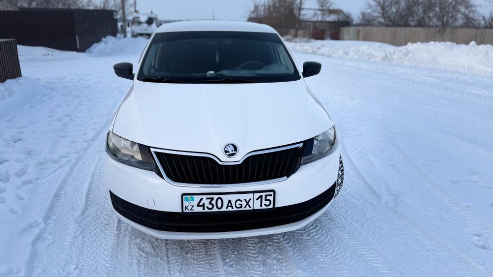 Продам машину  skoda rapid