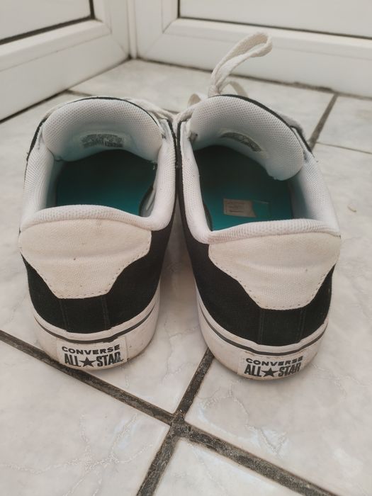 Vând încălțăminte converse