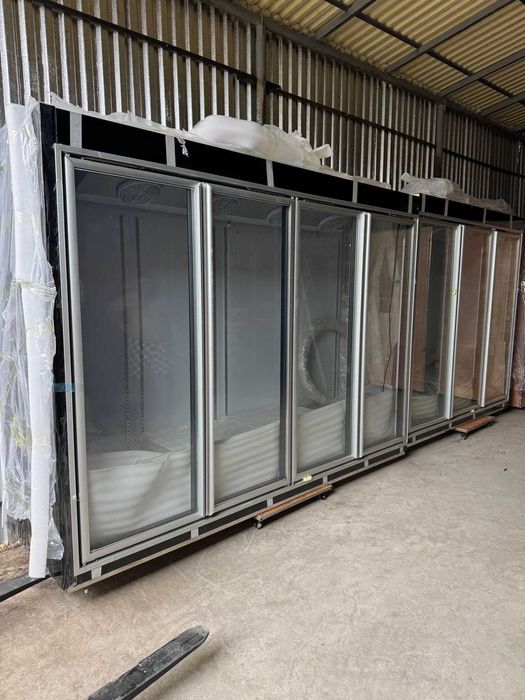 Vitrină frigorifică verticală 7 uși 2-8°C air cooling49