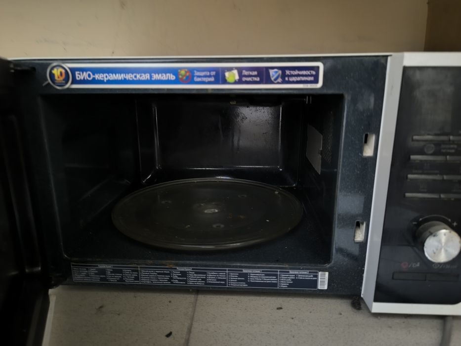 Продам микроволновку не работает